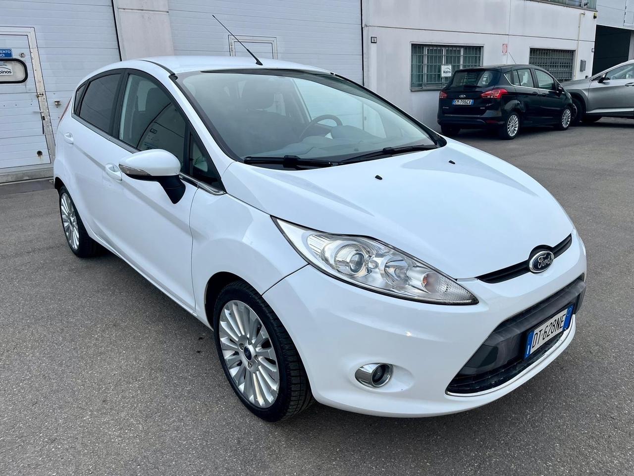 Ford Fiesta 1.2benz 2009 113.000km perfetta per neopatentati