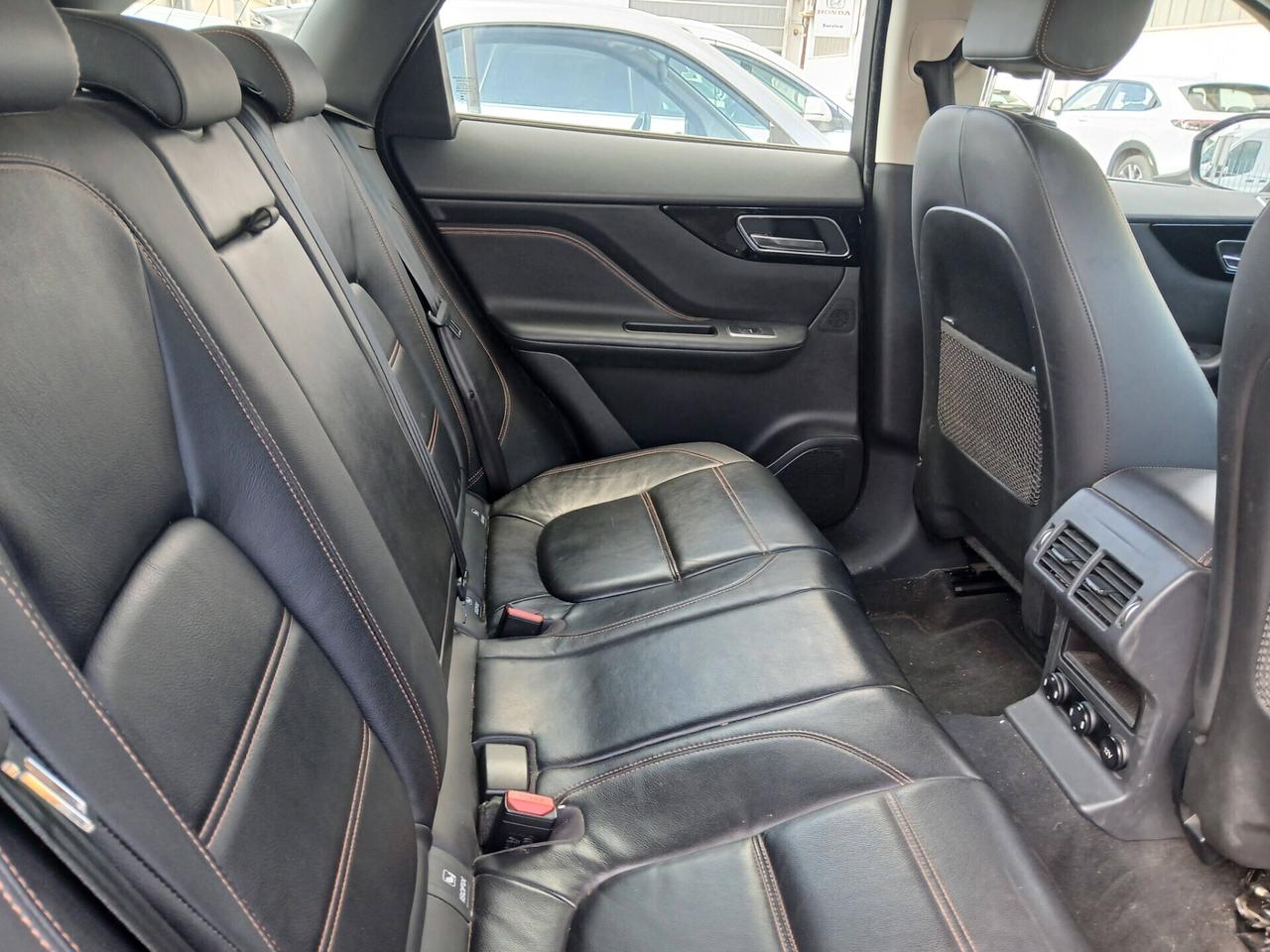 Jaguar F-Pace 2.0 D 180 CV AWD aut.Prestige