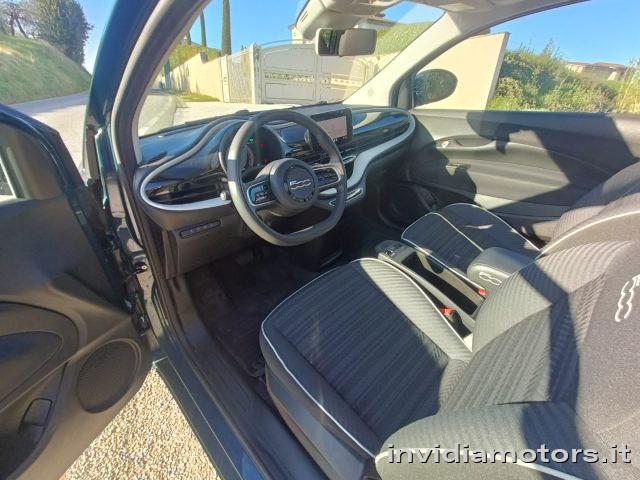 FIAT 500e 320km Tetto+Unipropr.