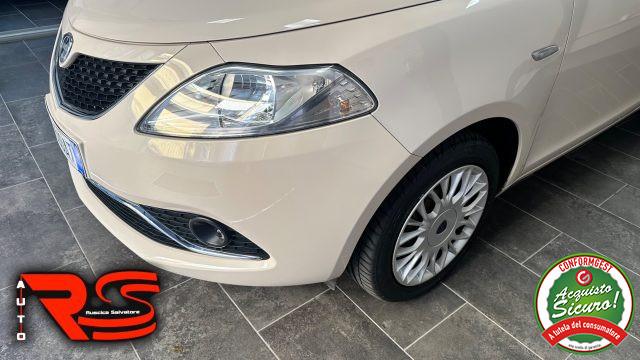 LANCIA Ypsilon 1.2 69 CV 5 porte Gold Adatta Neopatentati