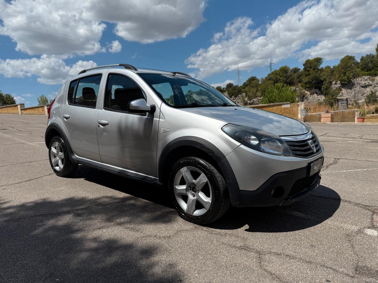 Dacia Sandero Stepway/1.5 90CV/NEOPATENTATI/CERCHI 16"