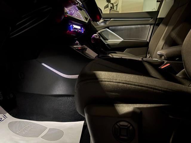 AUDI Q3 35 2.0 TDI S tronic Business COCKPIT