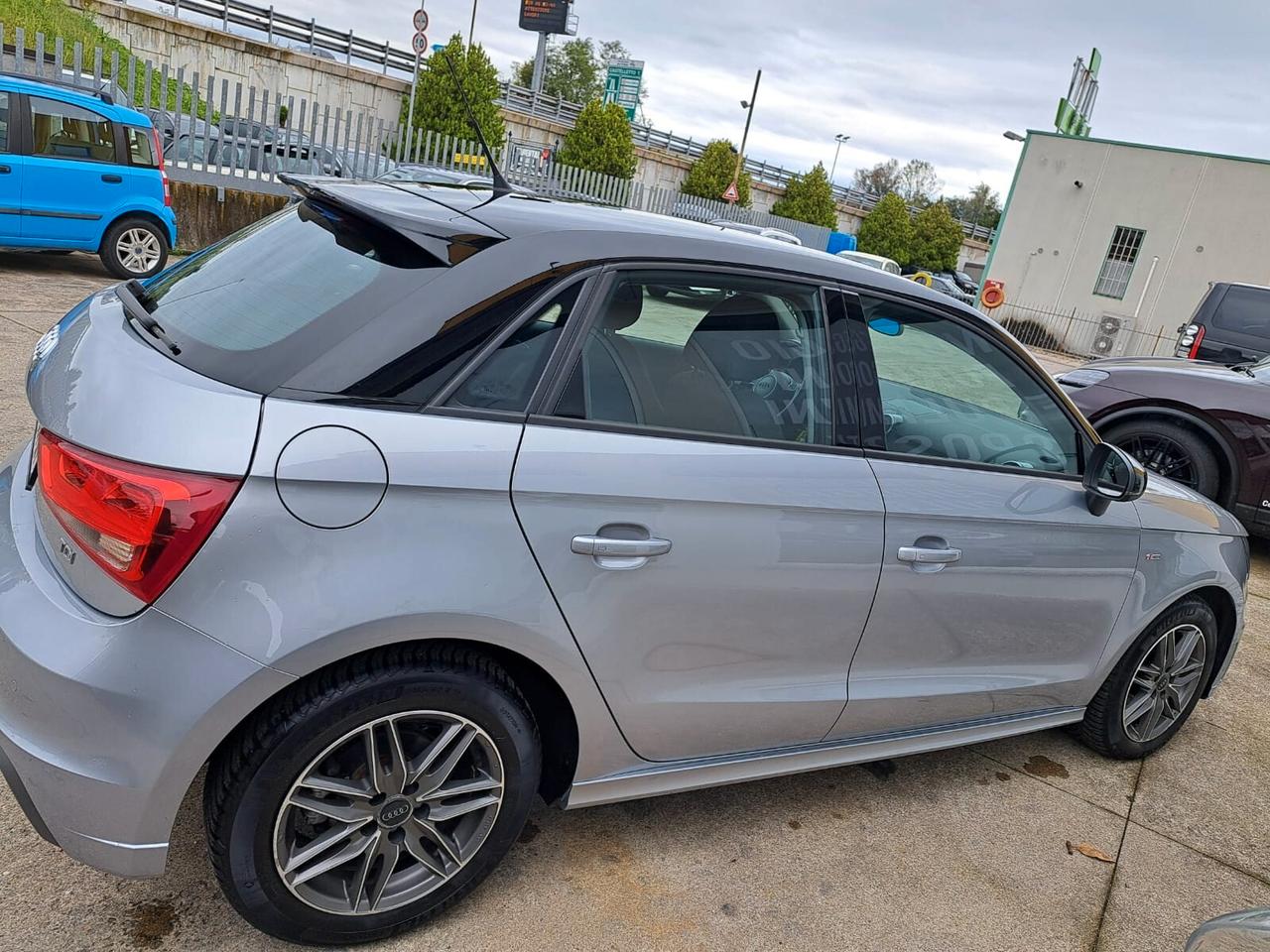 Audi A1 SPB 1.6 TDI S tronic line -DOPPI CERCHI