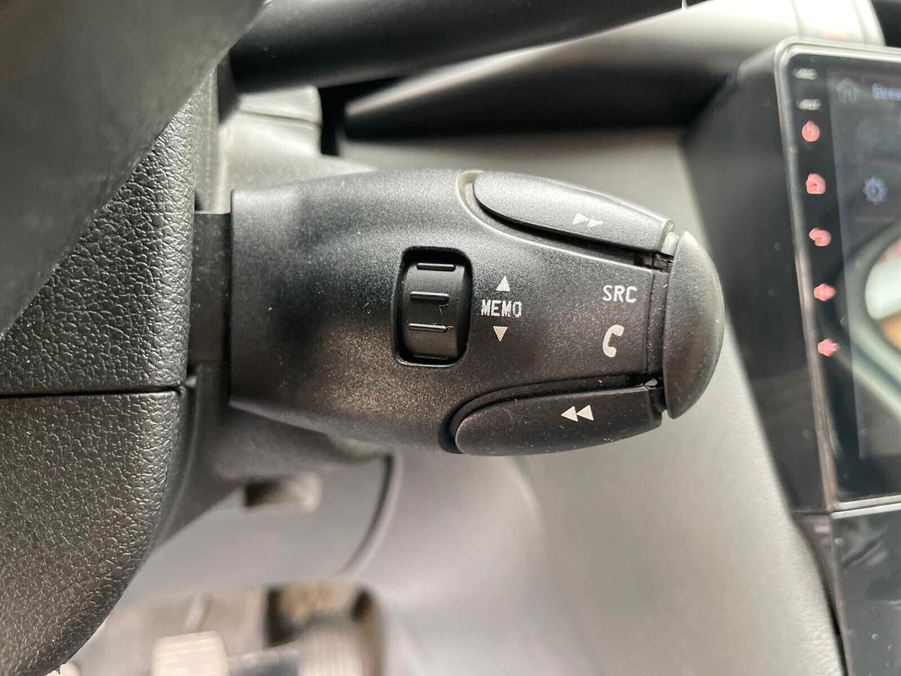 Peugeot 3008 1.6 HDi 115CV Business