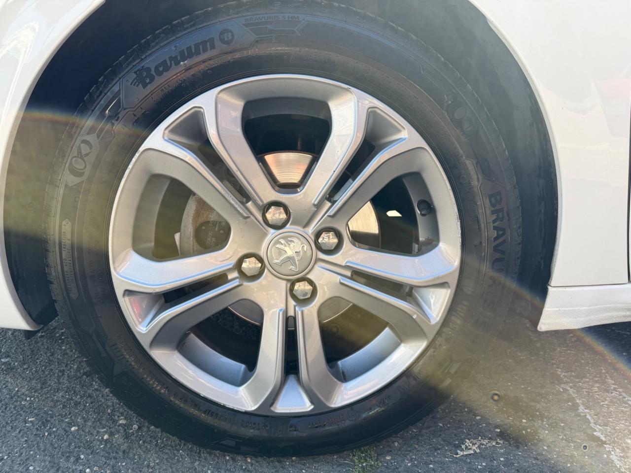 Peugeot 208 1.6 e-HDi 92 CV Stop&Start 3 porte Allure