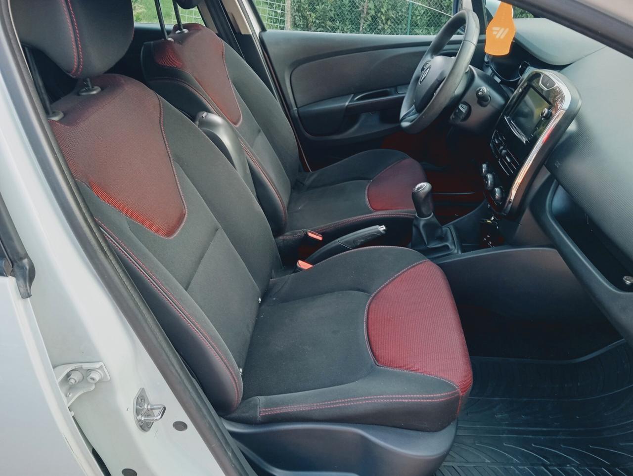 Renault Clio Sporter 1.5 dCi 8V 75CV Costume National