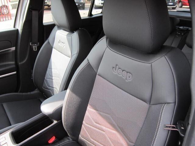 Jeep Avenger 1.2 Turbo 100 CV Summit KM.Zero