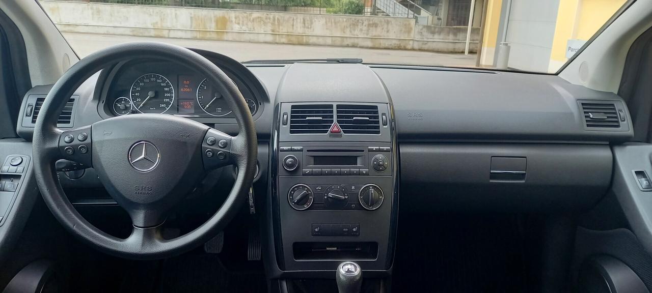 Mercedes-Benz Classe A 160 Benzina cc. 1.5 CV. 95 Cambio Manuale 5 Porte 5 Posti SOLO 62.060 KM. Utilizzabile anche per i Neopatentati.