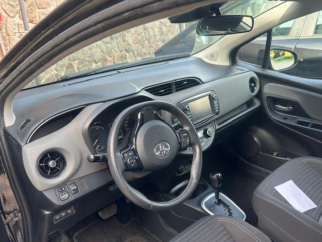 TOYOTA Yaris 1.5 Hybrid 5 porte Business