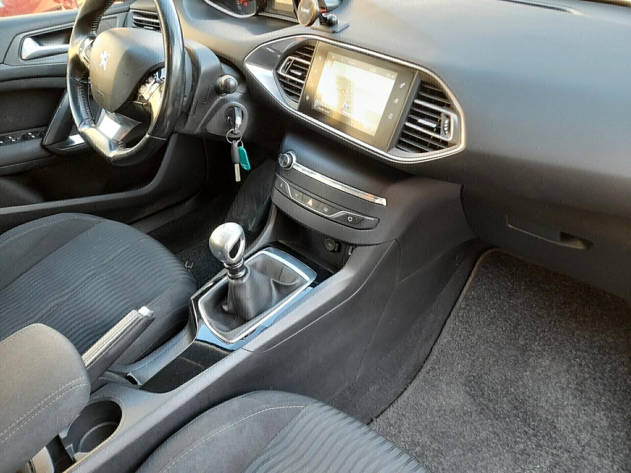 Peugeot 308 BlueHDi 120 S&S SW Allure