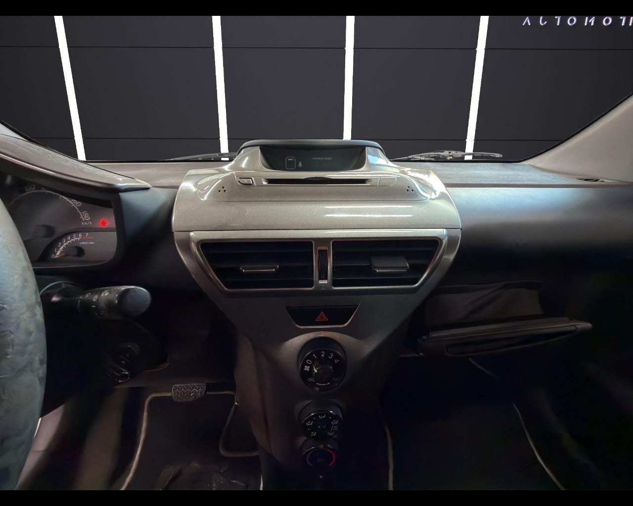 TOYOTA iQ - iQ 1.0 Multidrive