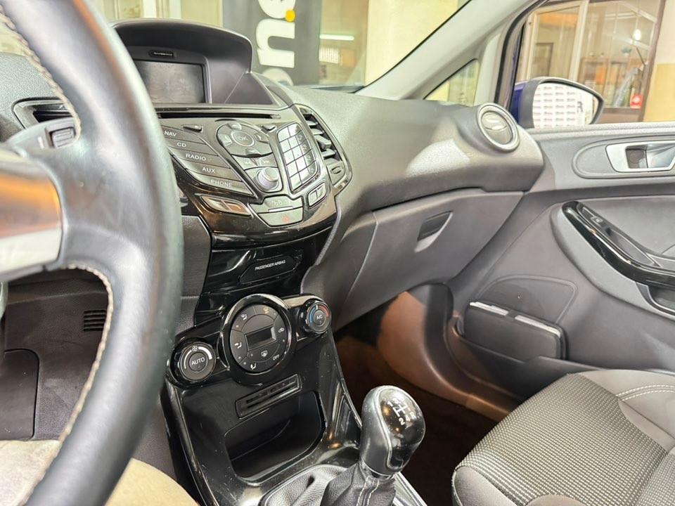 Ford Fiesta 1.5 TDCi 75CV 5 porte Titanium