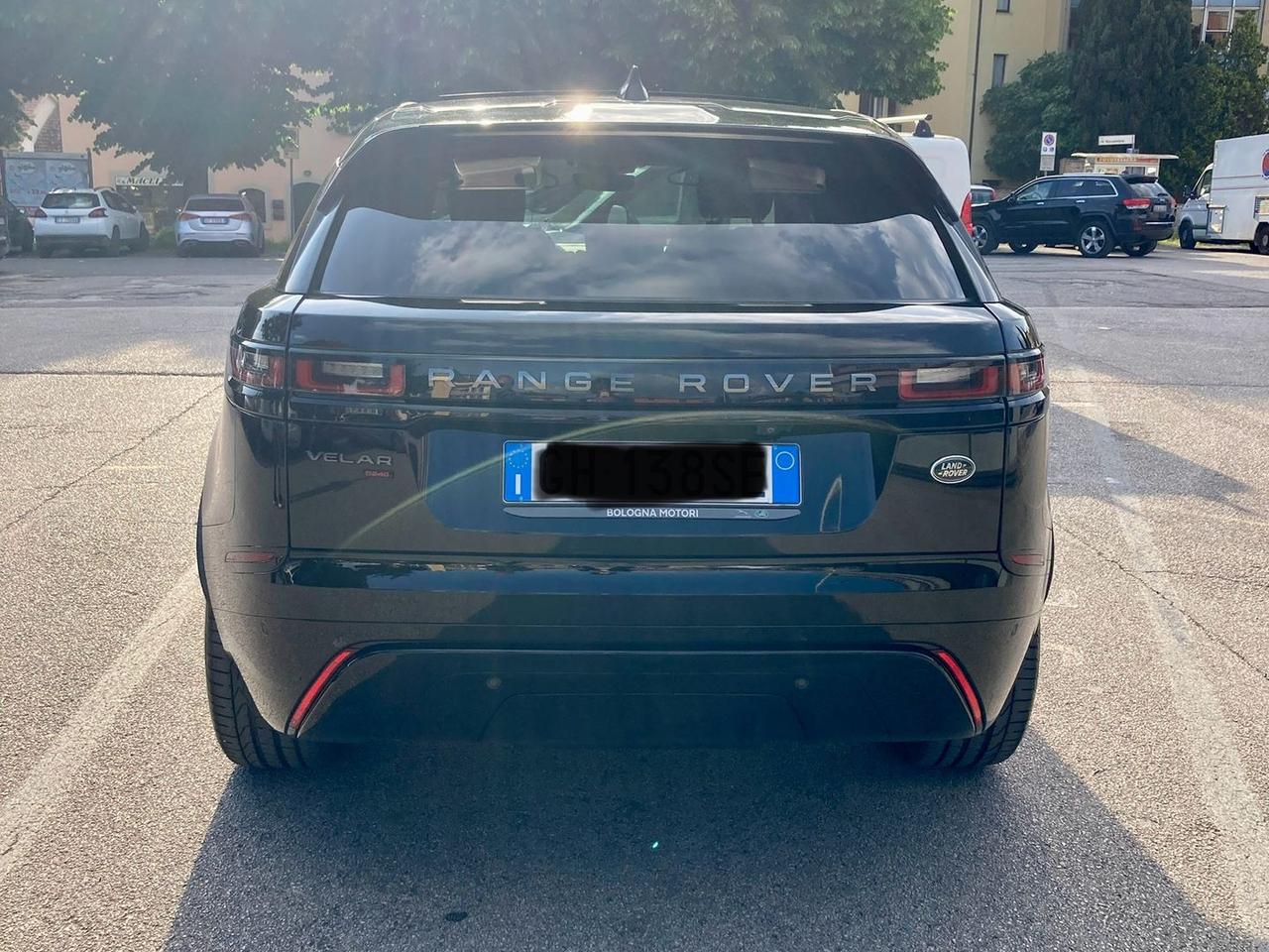 Land Rover Range Rover Velar D 240 R-Dynamic SE
