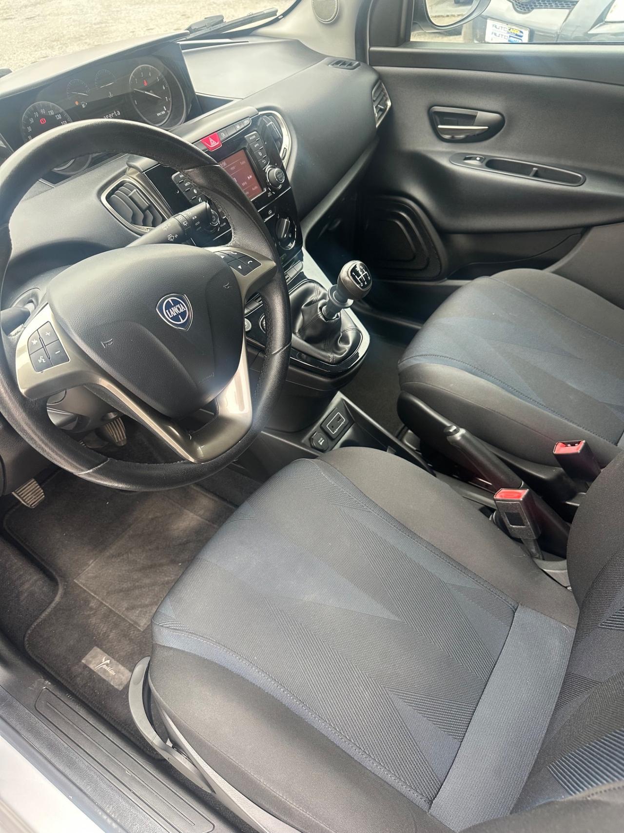 Lancia Ypsilon 1.2 69 CV 5 porte GPL Platinum