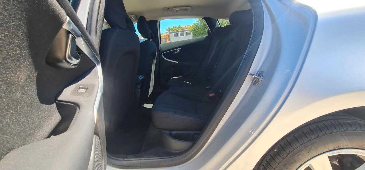Volvo V40 D2 1.6 Momentum