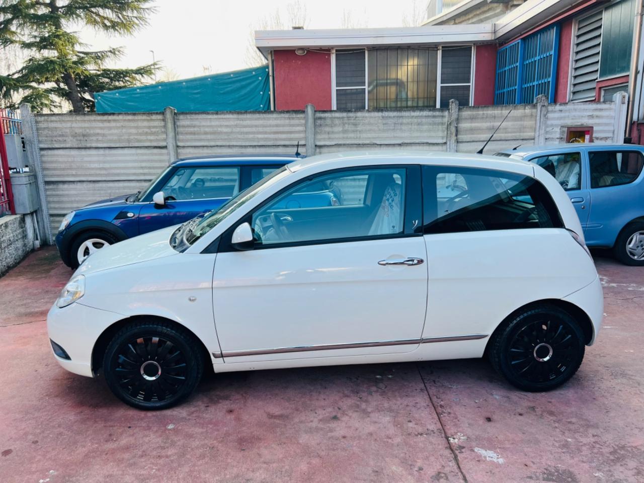 Lancia Ypsilon CON 12 MESI DI GARANZIA INCLUSI NEL PREZZO