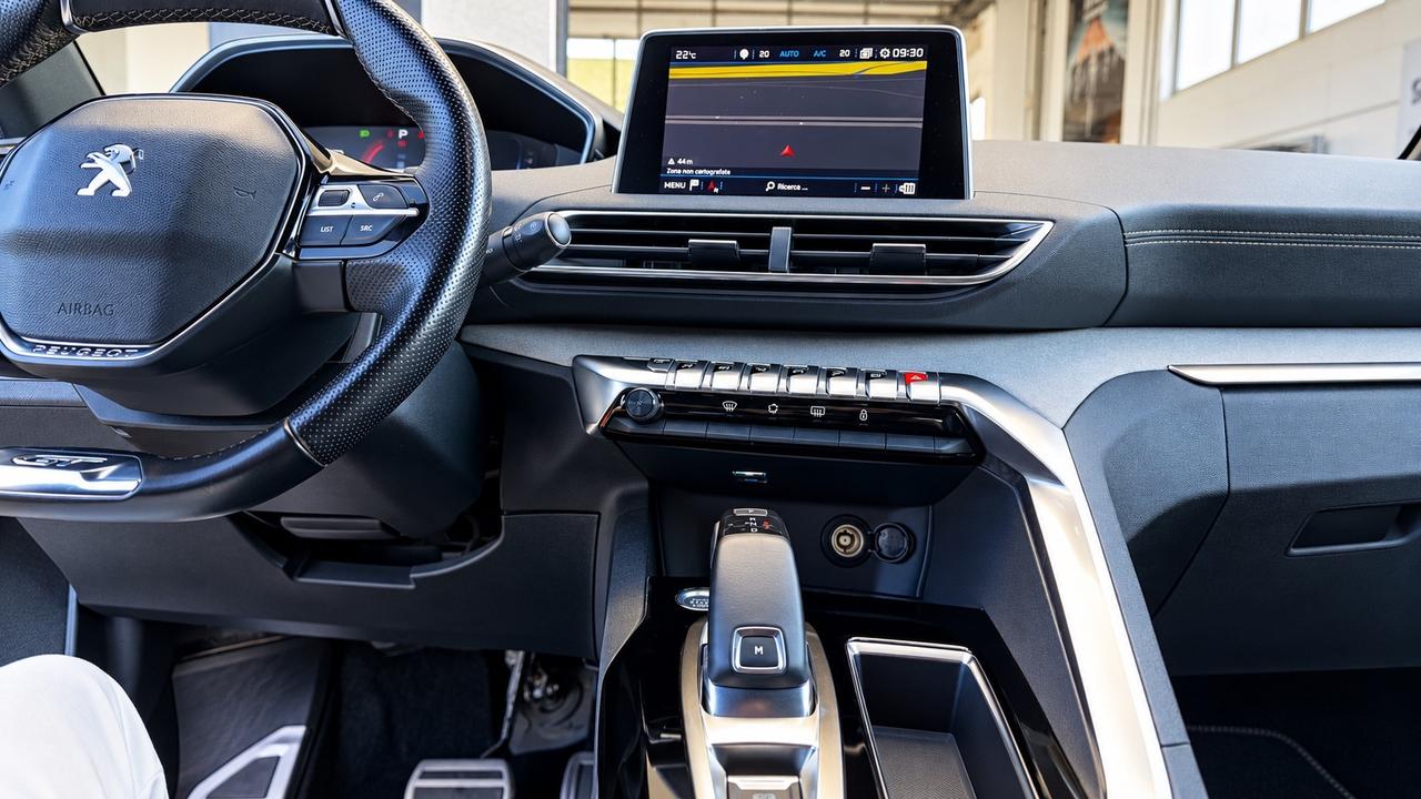 Peugeot 3008 2.0 bluehdi GT s&s 180cv eat6