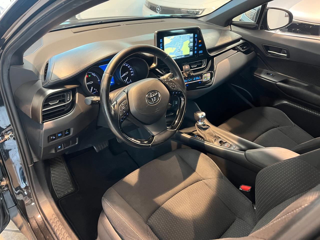 Toyota C-HR 1.8 Hybrid E-CVT Business