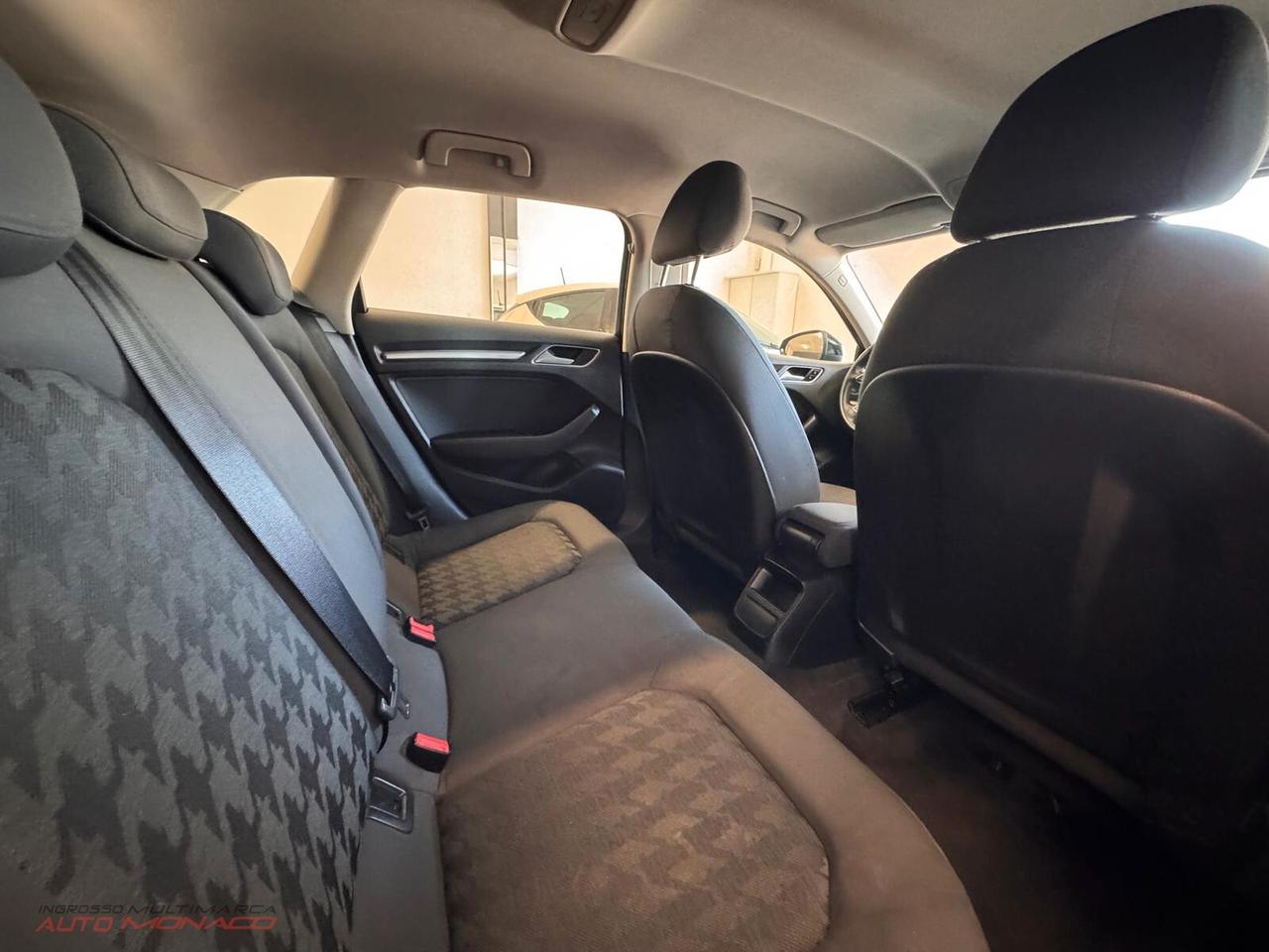 Audi A3 1.6 TDI 105cv Business 2014