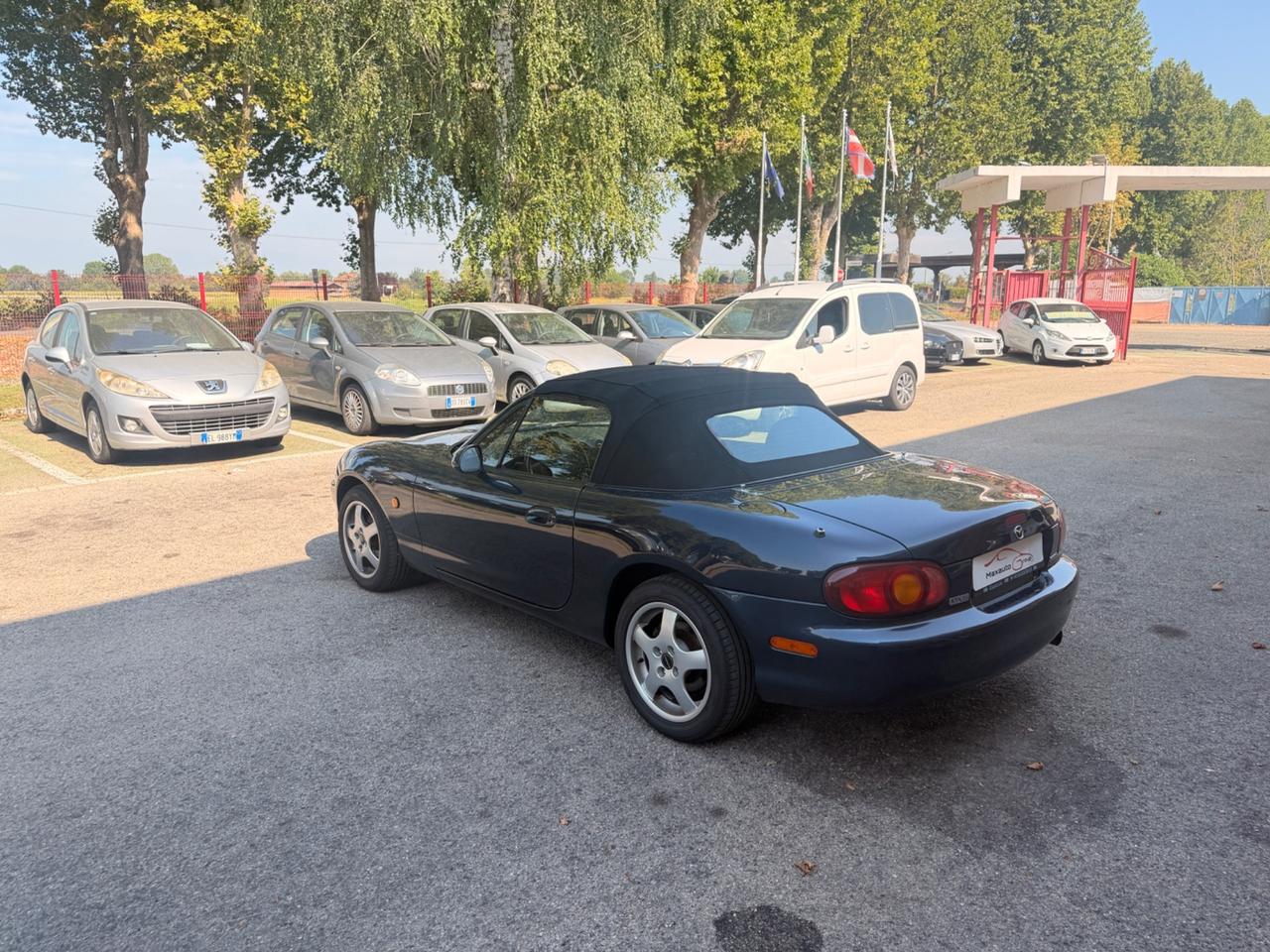 Mazda MX-5 1.6i 16V cat