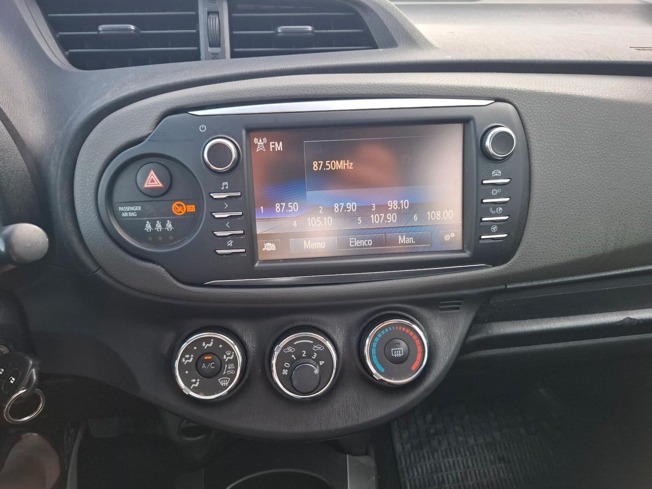 Toyota Yaris 1.0 BENZINA - 2013 BICOLORE