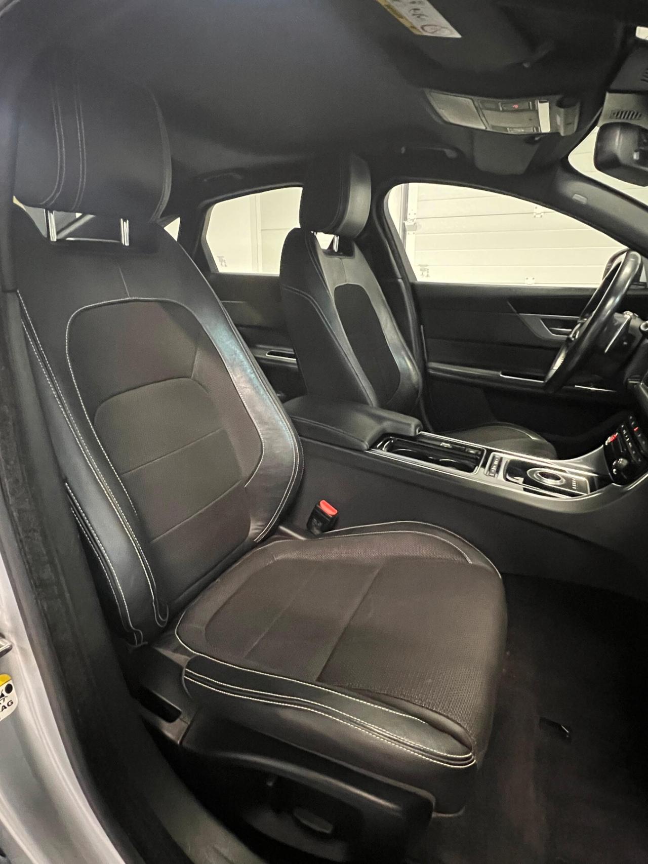 Jaguar XE 2.0 D 240 CV AWD aut. Landmark Edition