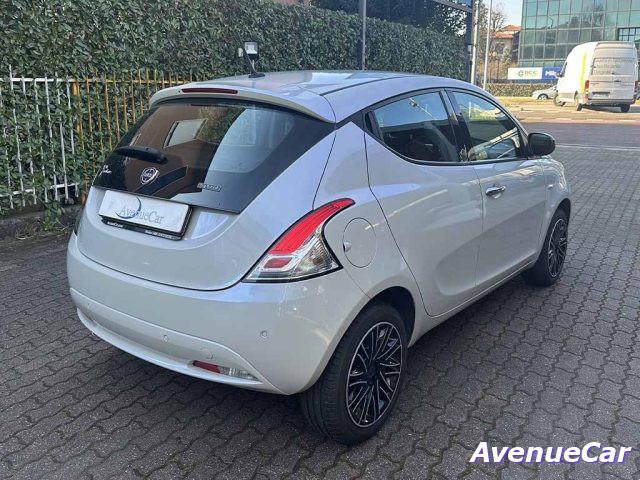 LANCIA Ypsilon 1.0 firefly hybrid Gold ADATTA A NEOPATENTATI