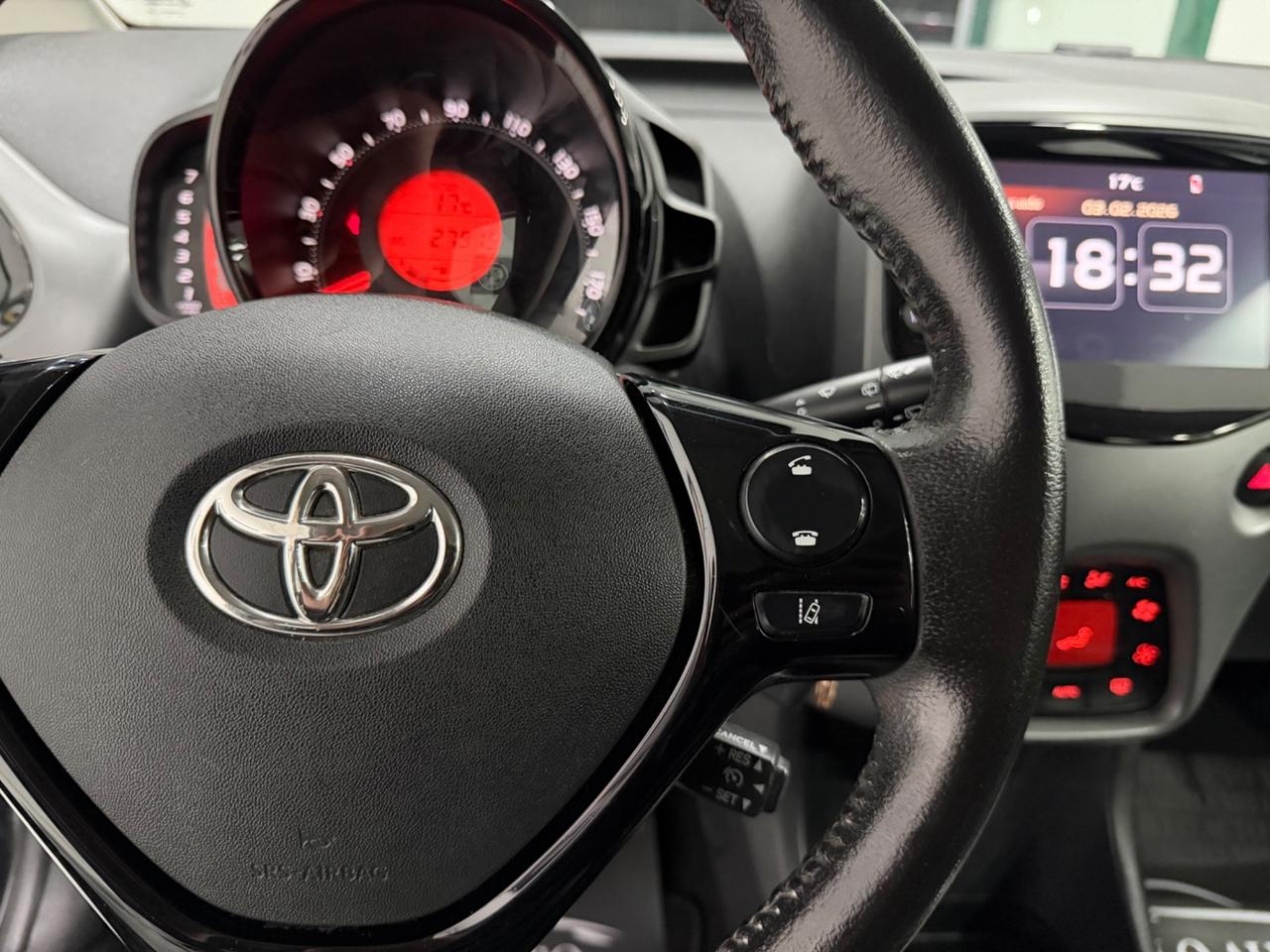 Toyota Aygo Connect 1.0 VVT-i 72 CV 5 porte x-clusiv