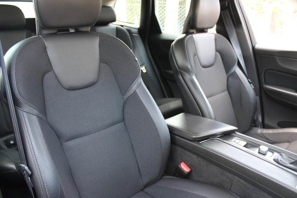 VOLVO XC60 D4 Aut. 190CV *TETTO APRIBILE *CAMERA