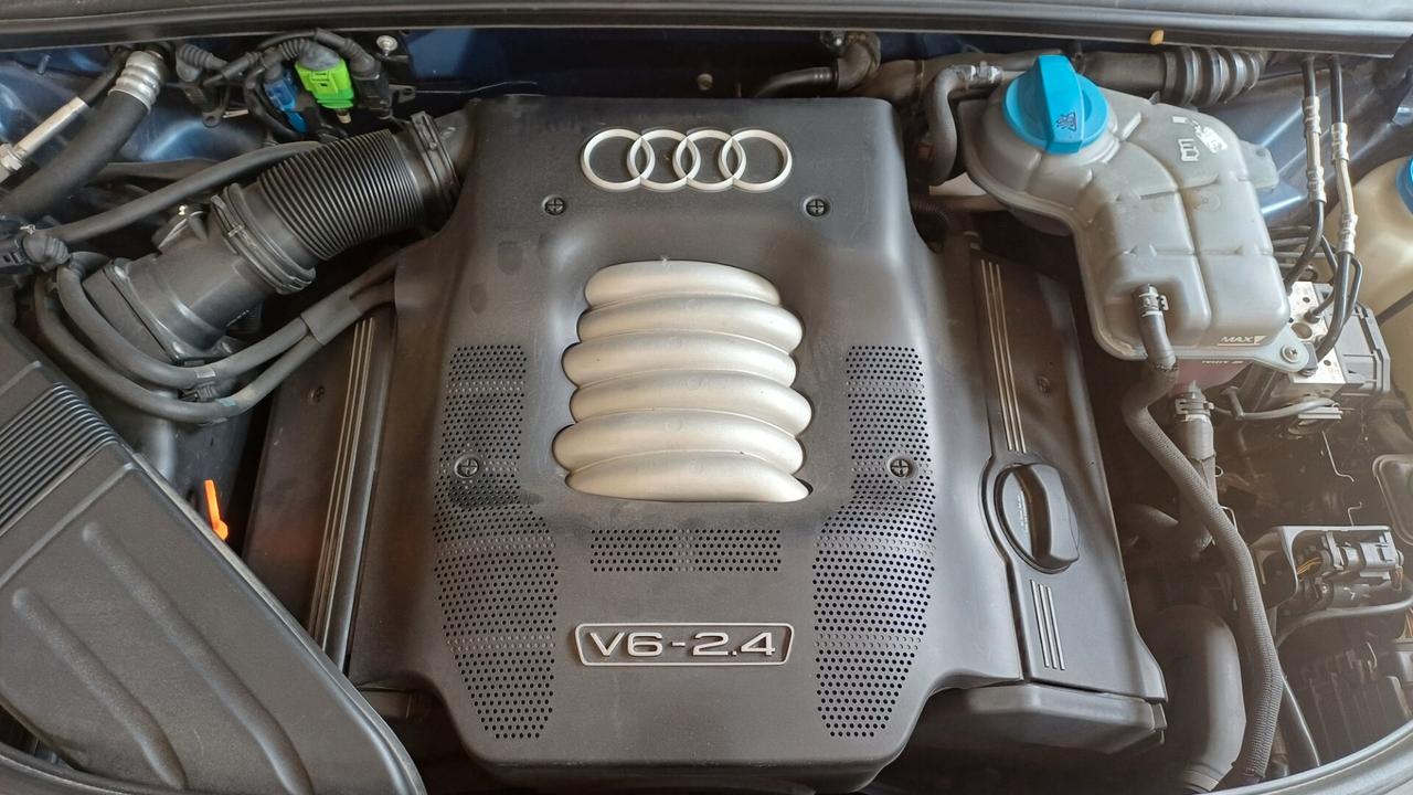 Audi A4 Cabriolet 2.4 V6 30V cat