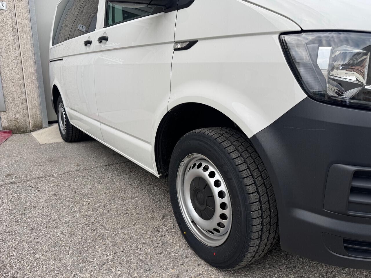 Volkswagen Transporter 2.0 TDI 9 posti