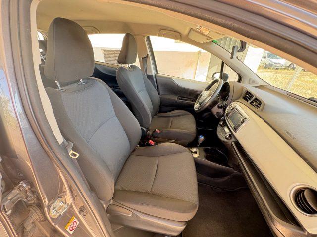 TOYOTA Yaris 1.5 Hybrid 5 porte Lounge AUTOMATICA OK NEOPATENTA