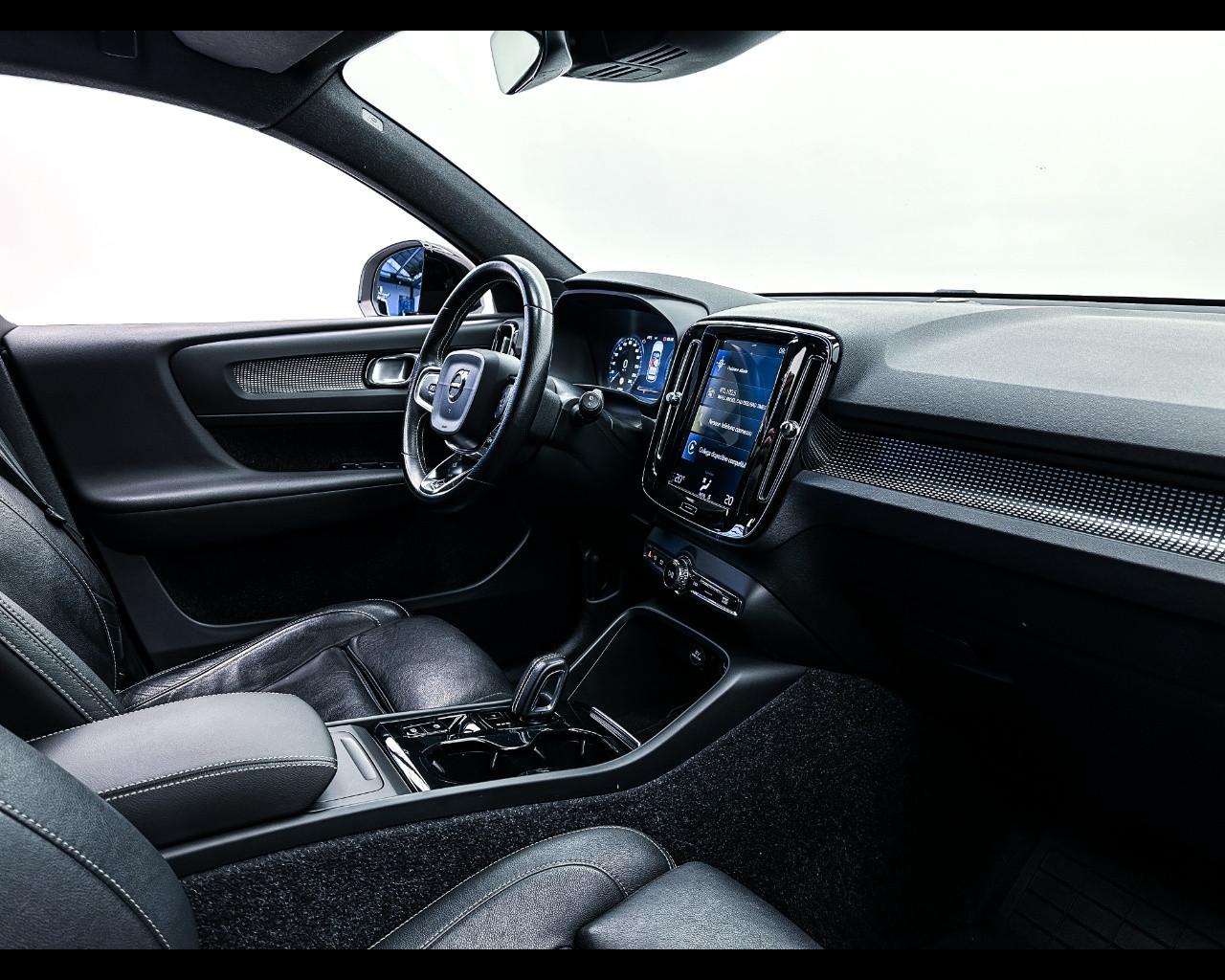 VOLVO XC40 (2017--->) - XC40 D3 AWD Geartronic R-design