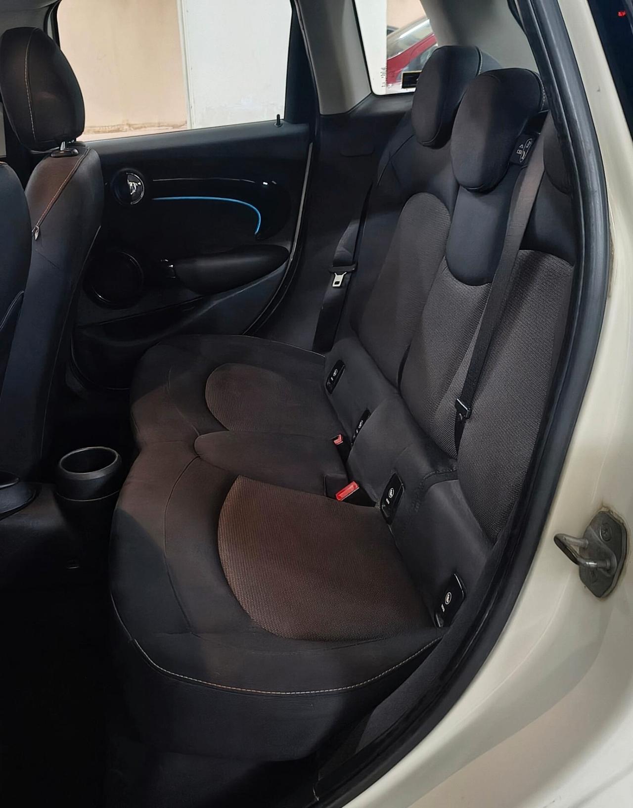 Mini 1.5 Cooper D Business - km 120000