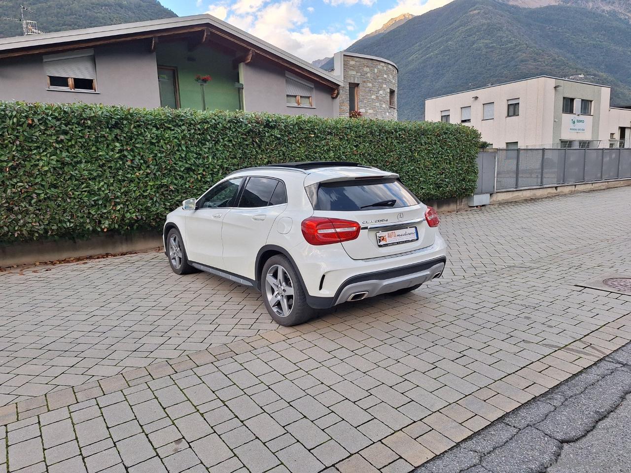 MERCEDES-BENZ GLA 200 d Automatic Premium TETTO SEDILI