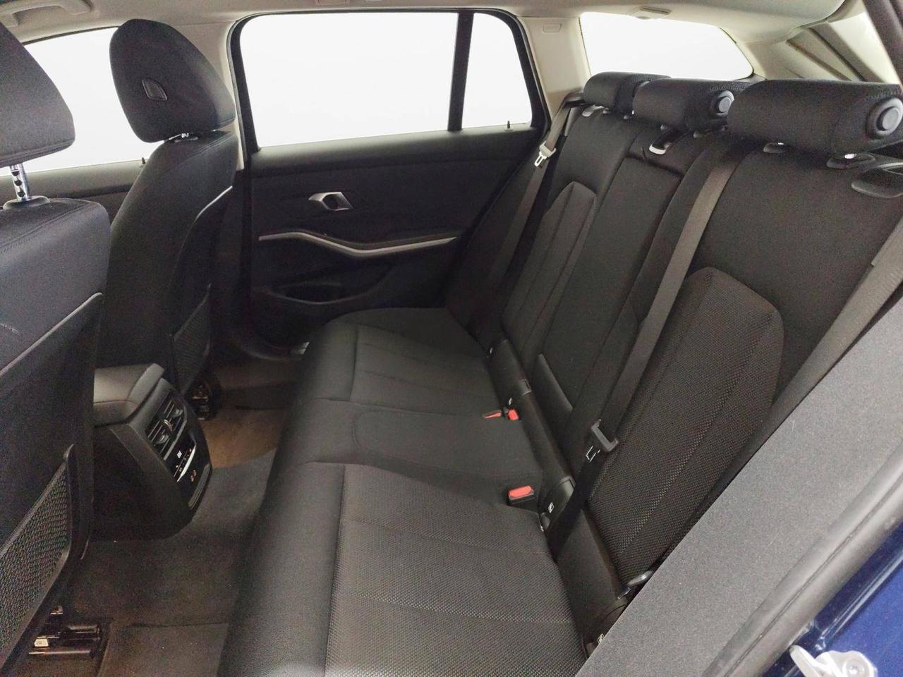 BMW Serie 3 318d Touring 48V Business Advantage