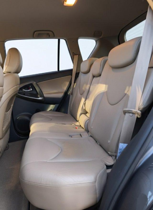 TOYOTA RAV 4 MY23 2.2 D-Cat A/T 150 CV Luxury Automatic Pelle