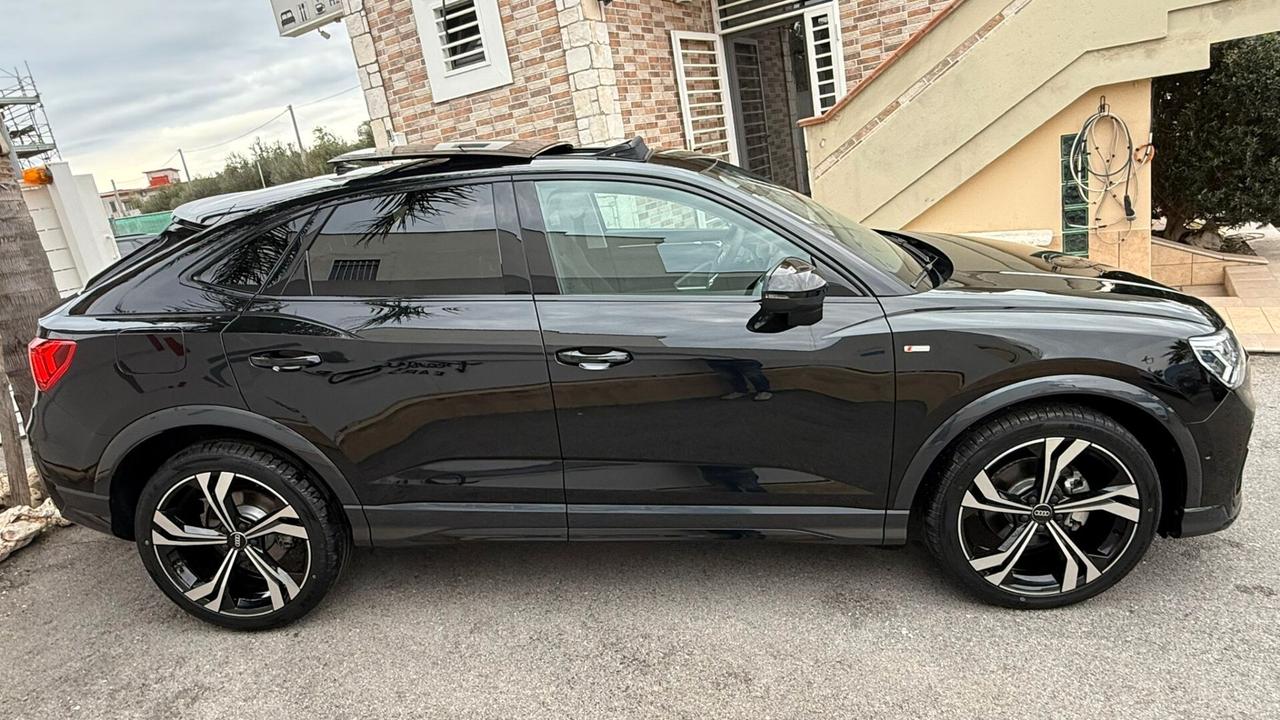AUDI Q3 SPB 35 TDI IDENTITY BLACK KM0 2024 TETTO APRIBILE
