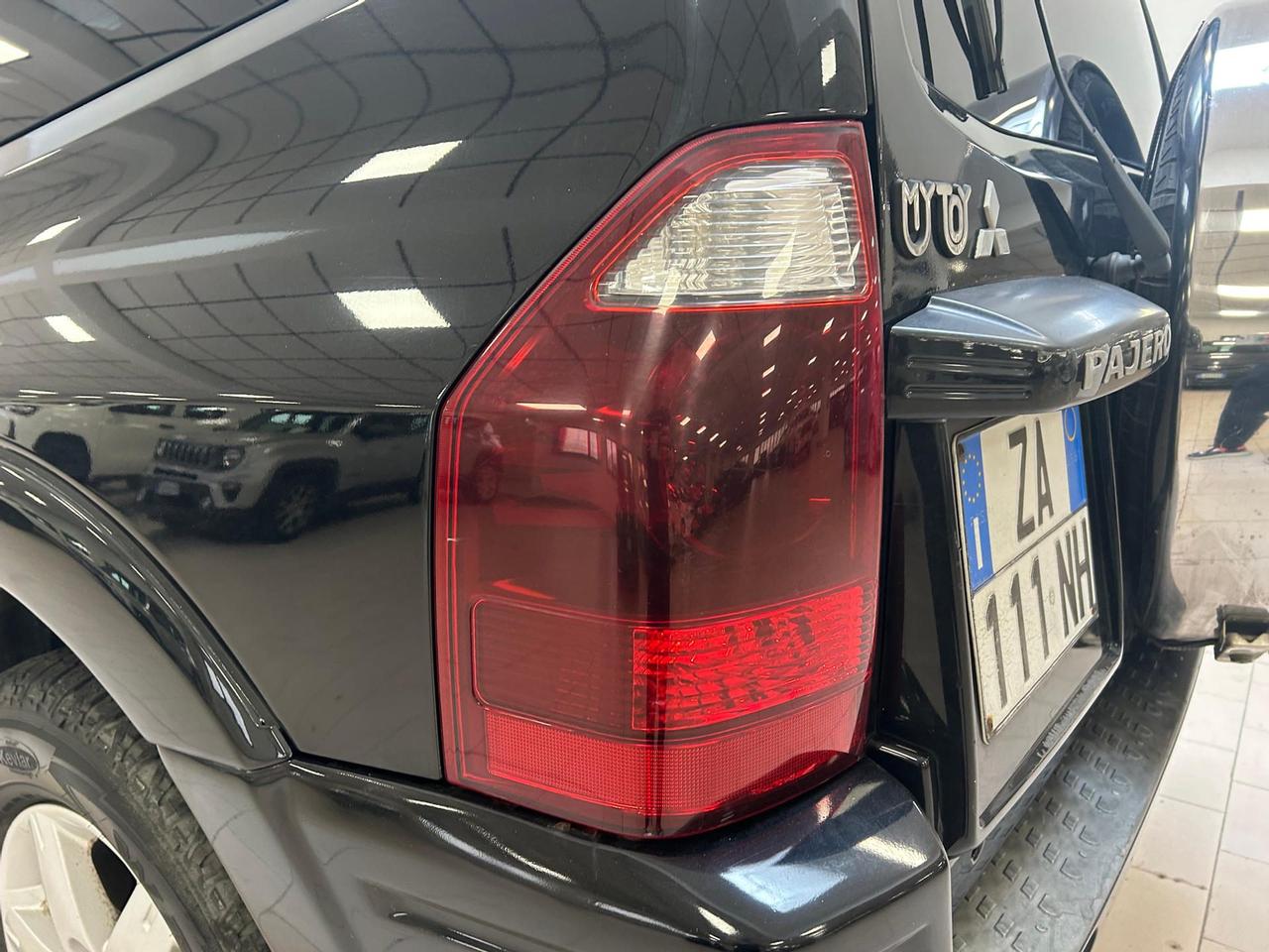 Mitsubishi Pajero 3p 3.2 tdi 16v di-d Invite
