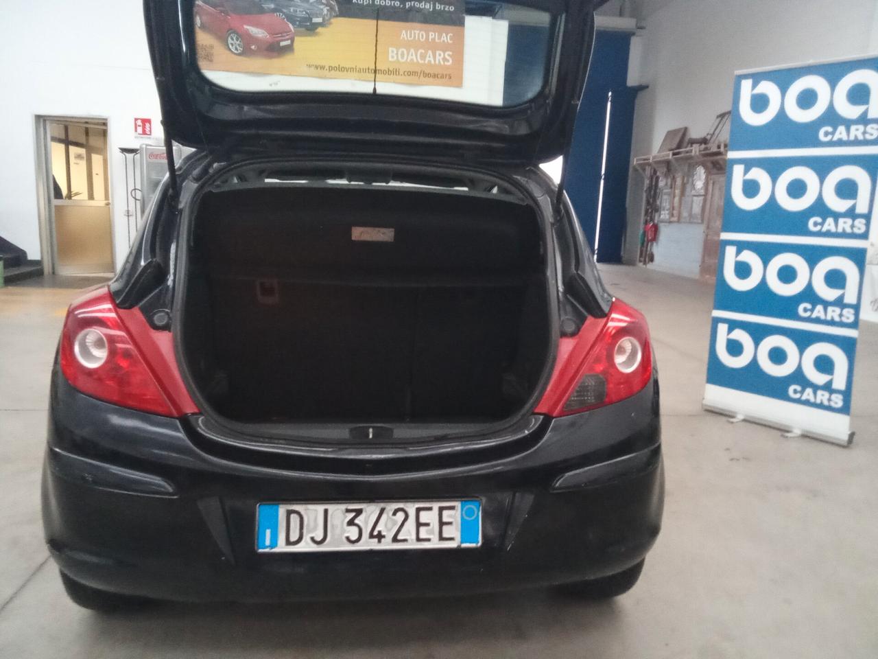 Opel Corsa 1.2 3 porte Club