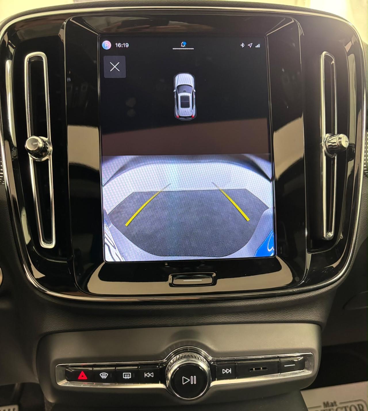 Volvo XC40 B3 automatico Ultimate Dark