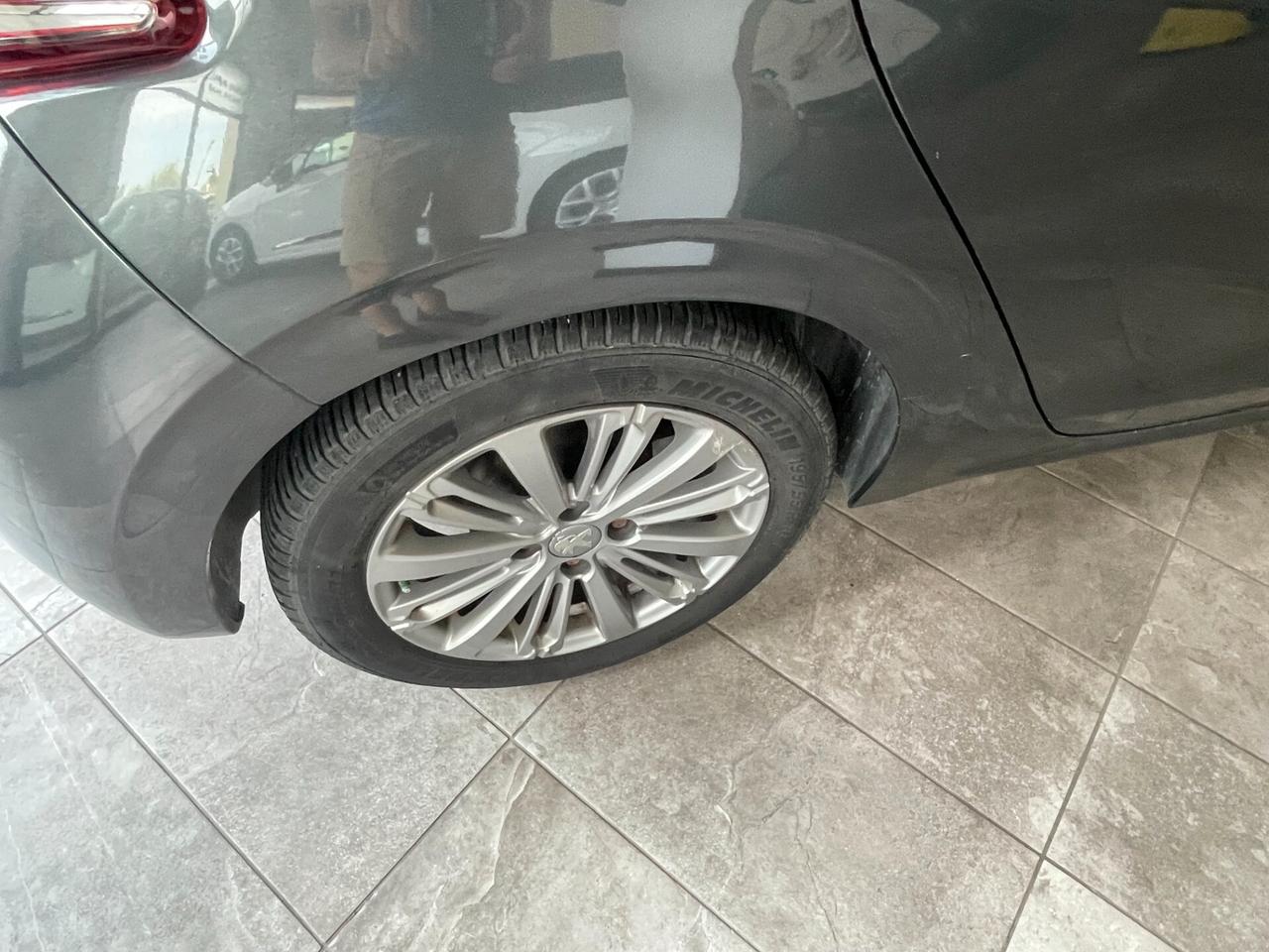 Peugeot 208 BlueHDi 75 5 porte Active