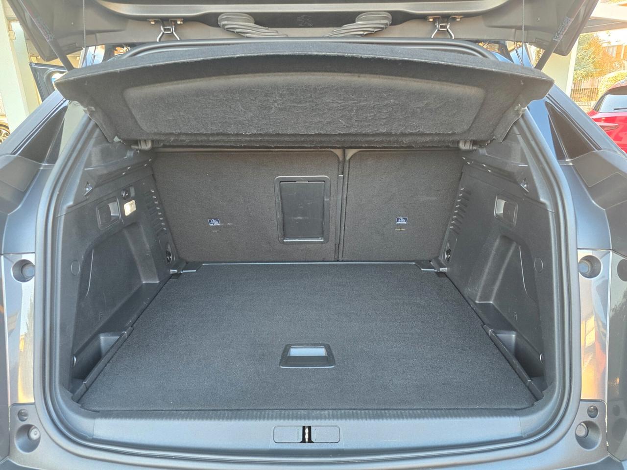 Peugeot 3008 1.5 Bluehdi GT Line / GRIP CONTROL+CAMERA 360°