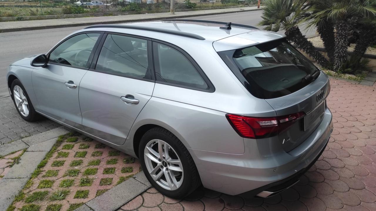Audi A4 Avant 30 TDI/136 CV S tronic Business
