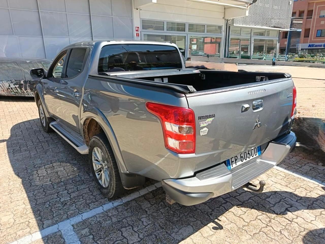 Mitsubishi L200 2.4 DI-D/181CV Double Cab