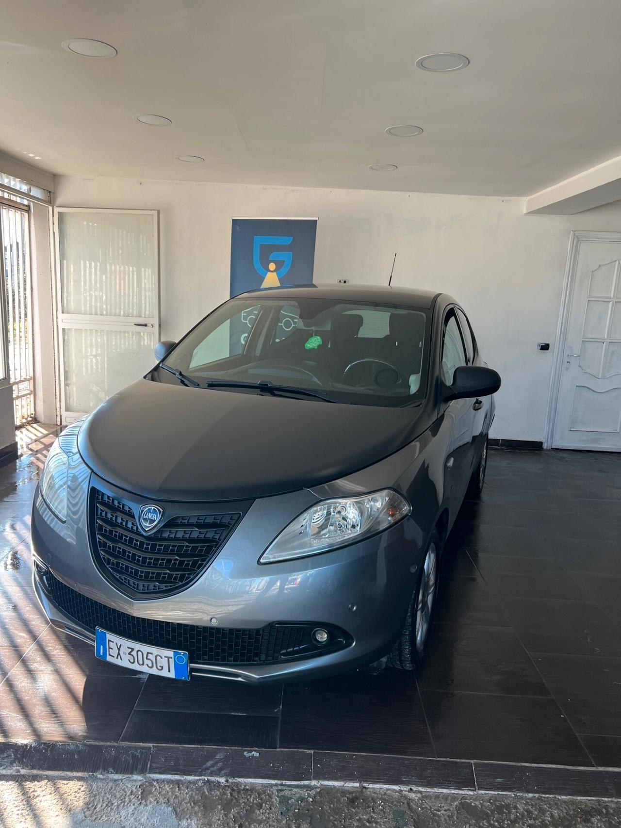Lancia Ypsilon 1.3 MJT 16V 95 CV 5 porte S&S S Momodesign