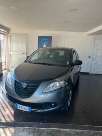Lancia Ypsilon 1.3 MJT 16V 95 CV 5 porte S&S S Momodesign