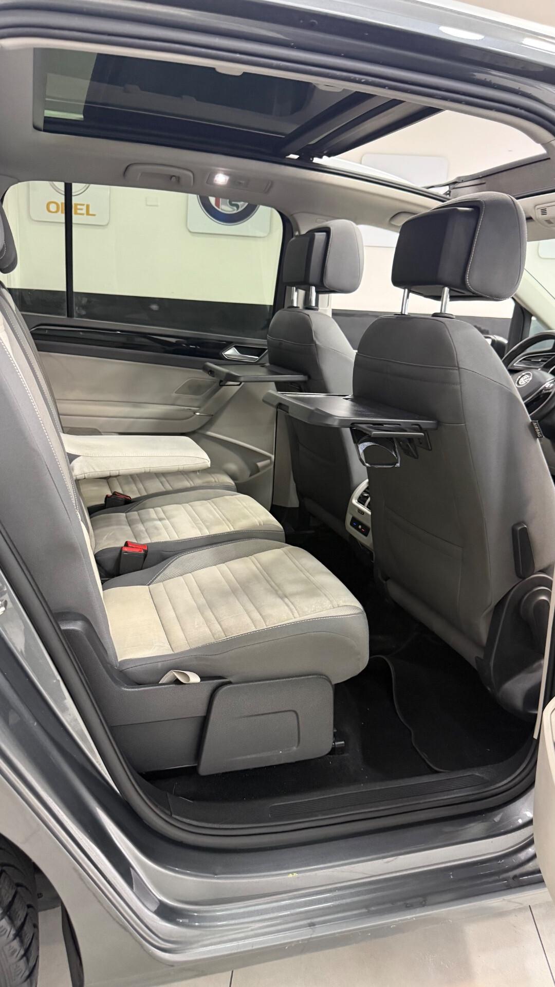 Volkswagen Touran 2.0 TDI 150 CV SCR DSG Executive BlueMotion Tech.