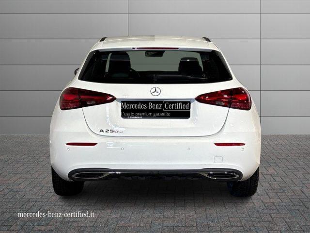 MERCEDES-BENZ A 250 e hybrid EQ Progressive Advanced