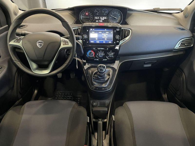 Lancia Ypsilon 1.0 FireFly 5 porte S&S Hybrid Platino